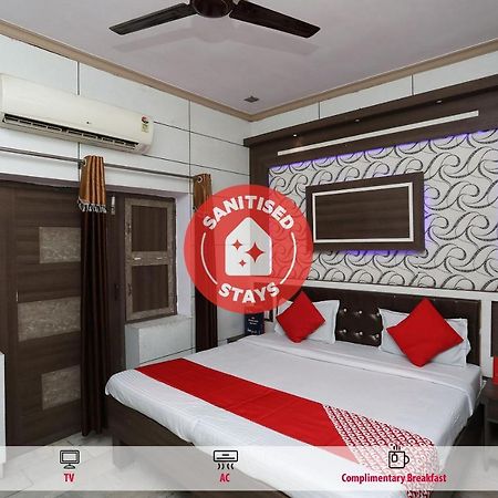 Oyo 29411 Hotel Vanshika Агра Экстерьер фото