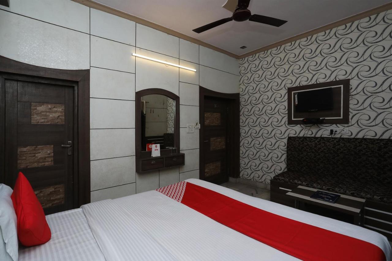 Oyo 29411 Hotel Vanshika Агра Экстерьер фото
