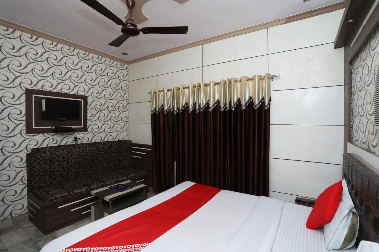 Oyo 29411 Hotel Vanshika Агра Экстерьер фото