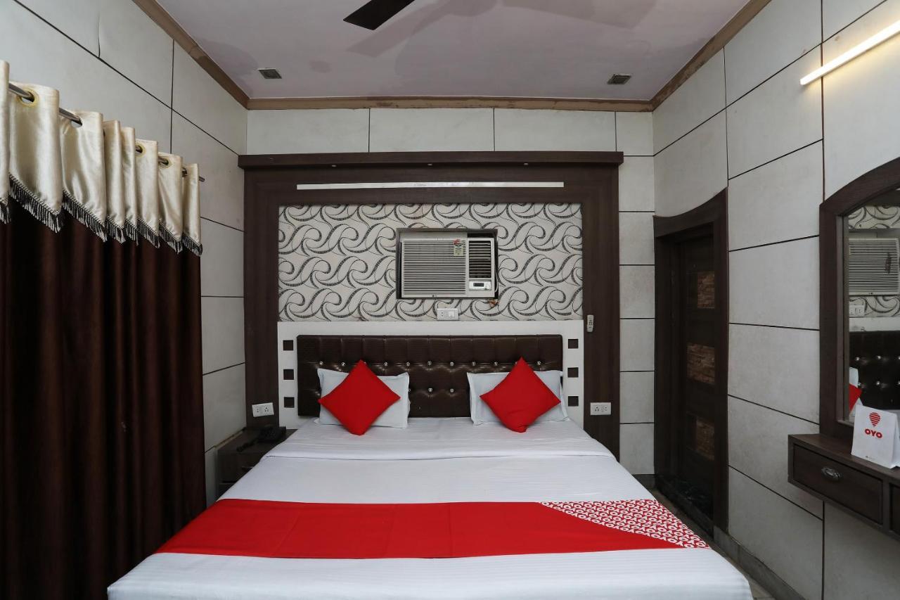 Oyo 29411 Hotel Vanshika Агра Экстерьер фото