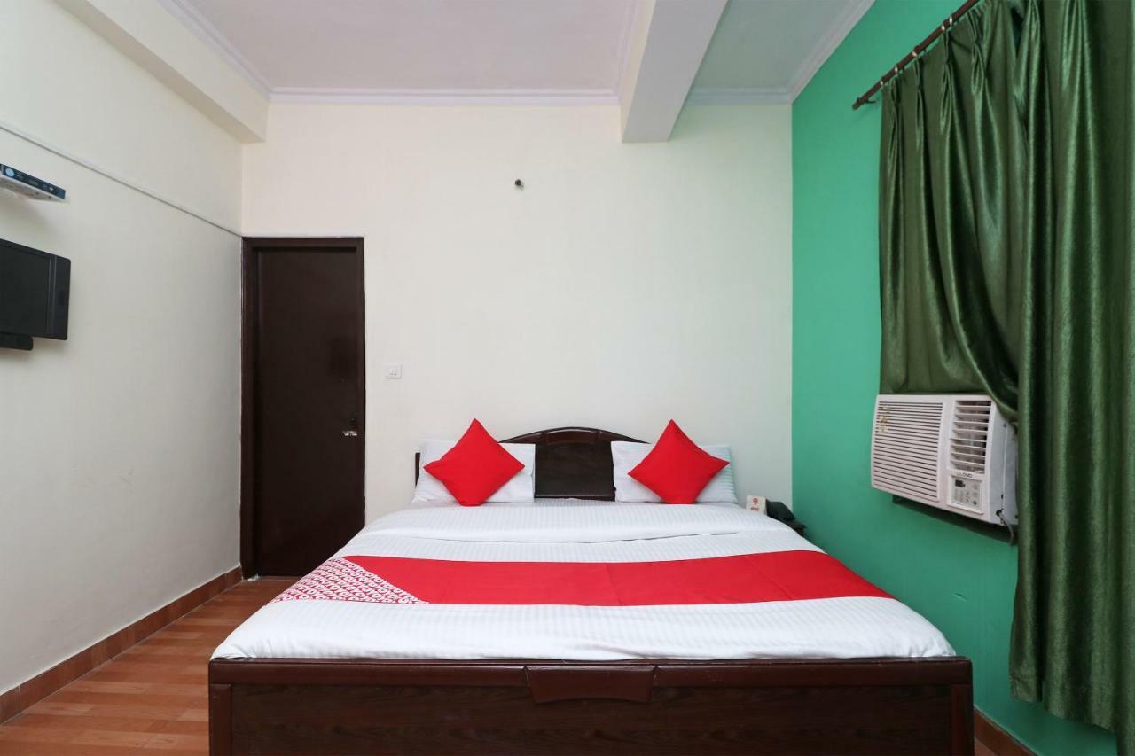 Oyo 29411 Hotel Vanshika Агра Экстерьер фото