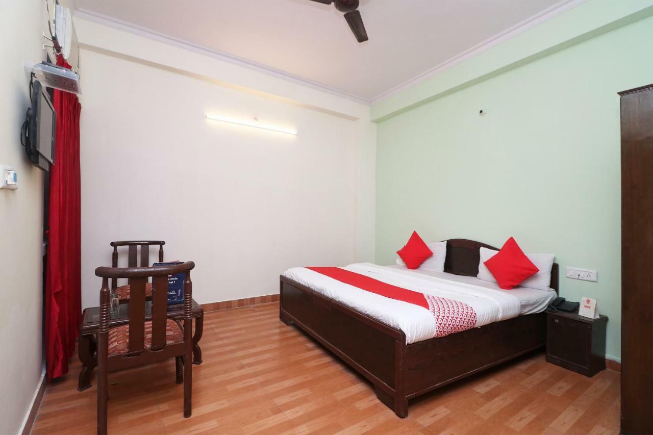 Oyo 29411 Hotel Vanshika Агра Экстерьер фото