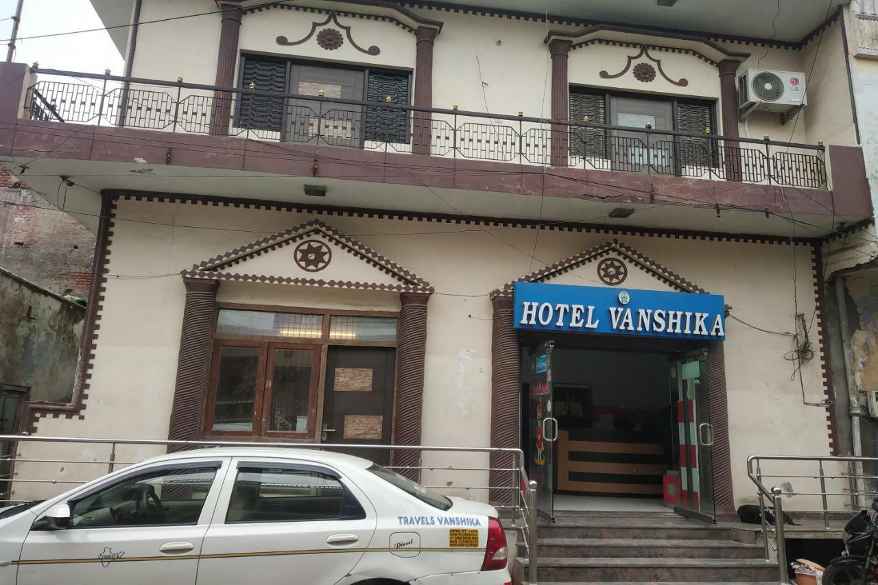 Oyo 29411 Hotel Vanshika Агра Экстерьер фото
