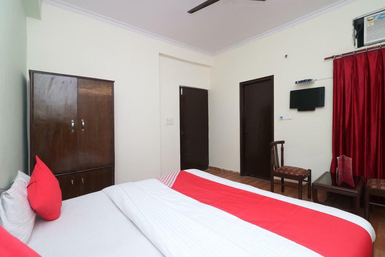 Oyo 29411 Hotel Vanshika Агра Экстерьер фото