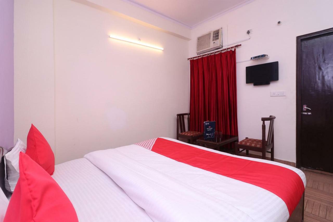 Oyo 29411 Hotel Vanshika Агра Экстерьер фото