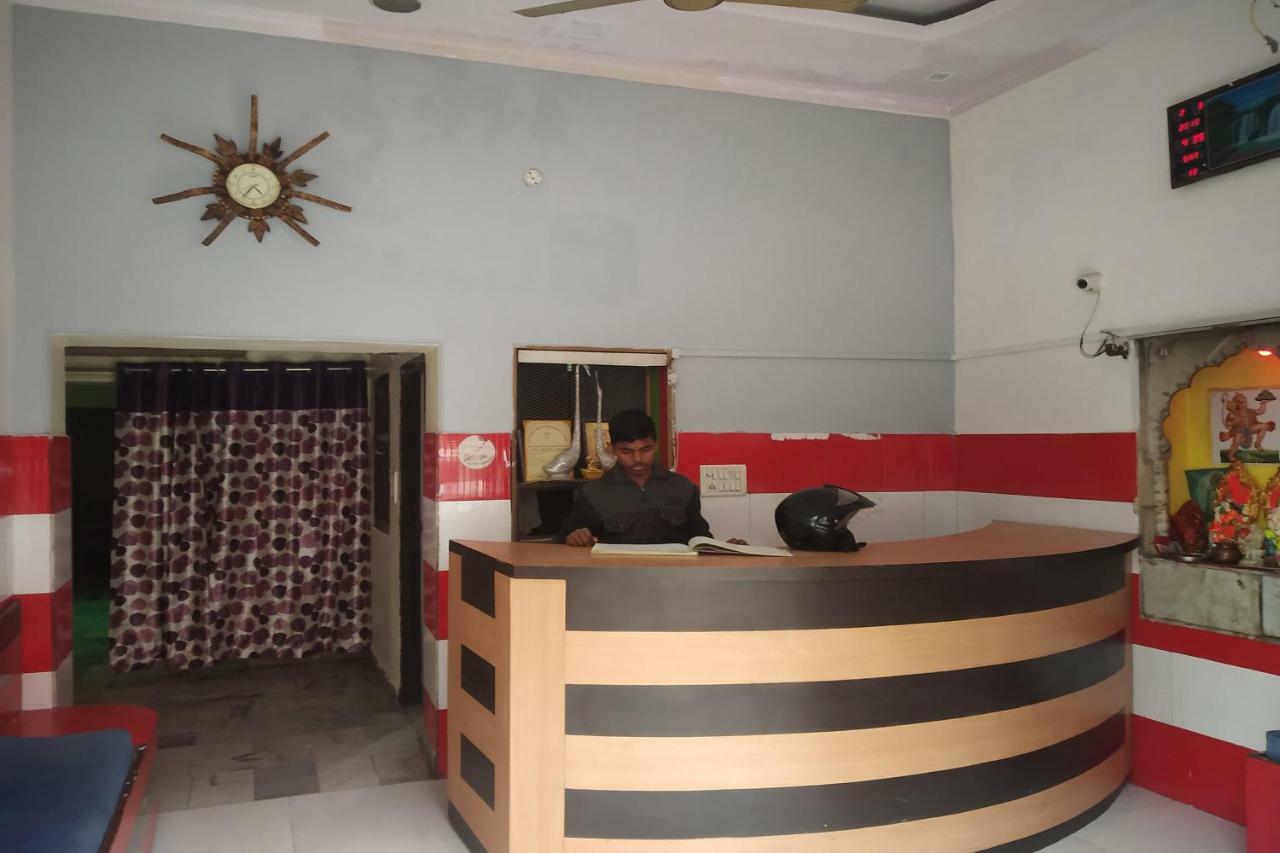 Oyo 29411 Hotel Vanshika Агра Экстерьер фото