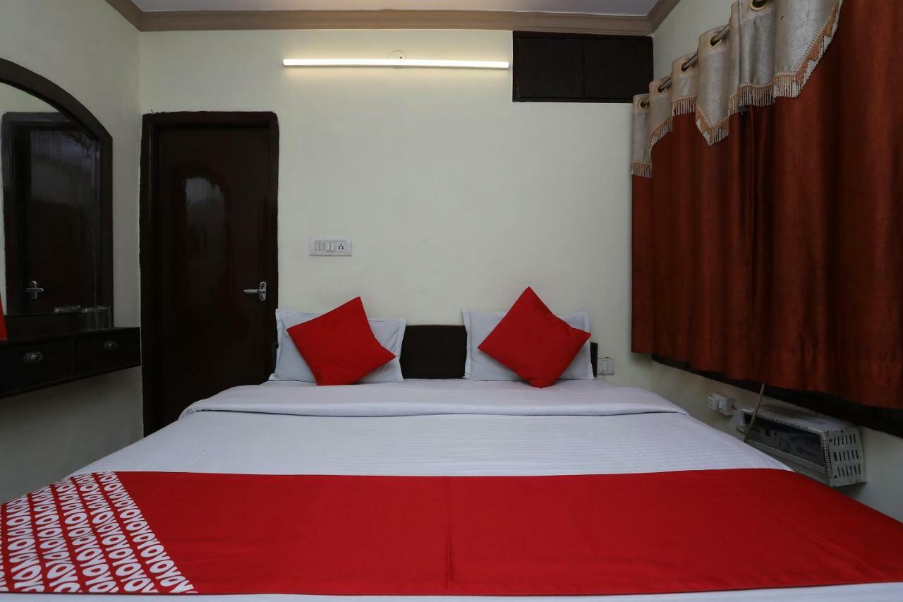 Oyo 29411 Hotel Vanshika Агра Экстерьер фото
