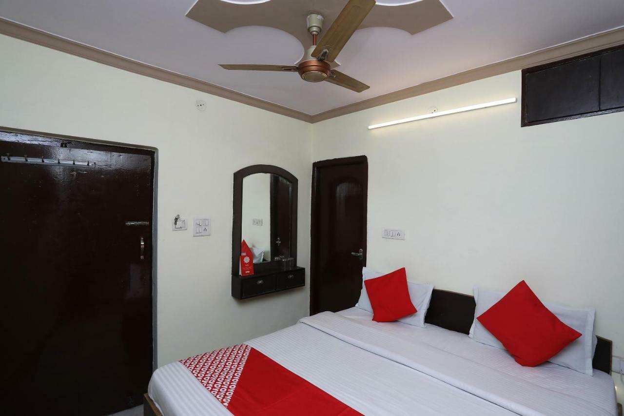 Oyo 29411 Hotel Vanshika Агра Экстерьер фото