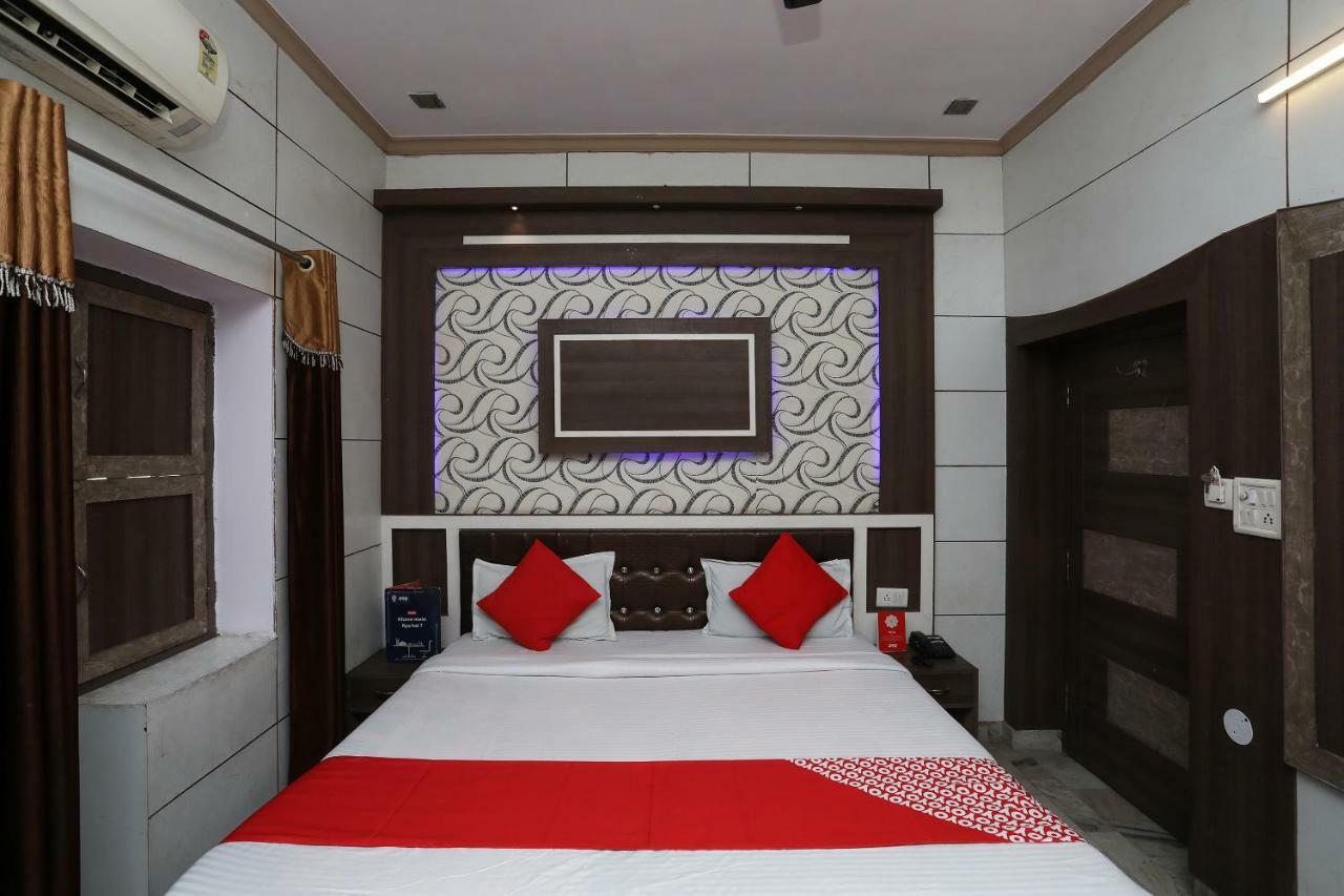 Oyo 29411 Hotel Vanshika Агра Экстерьер фото