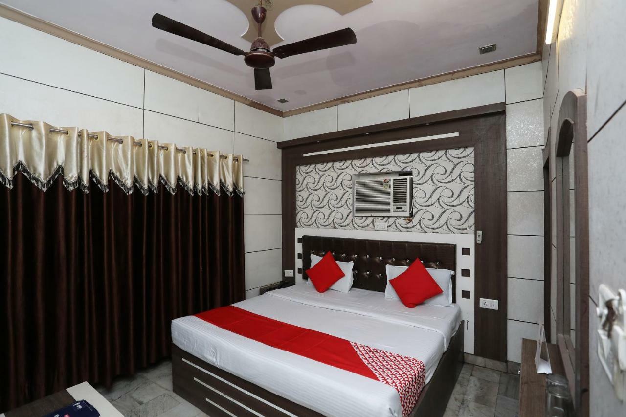 Oyo 29411 Hotel Vanshika Агра Экстерьер фото