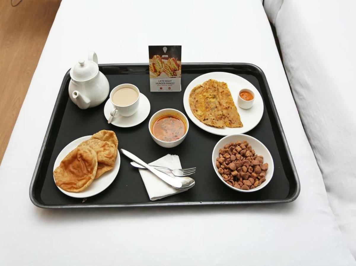 Oyo 29411 Hotel Vanshika Агра Экстерьер фото